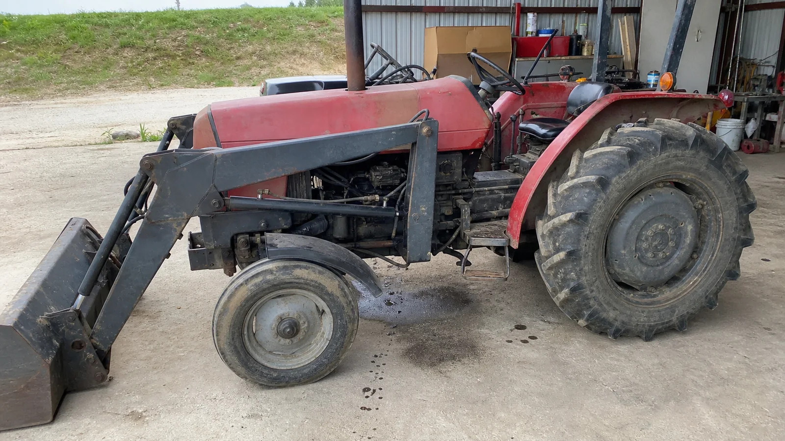 Signs of Leaks in Farm Tractors: Safe Checks for Owners and Buyers