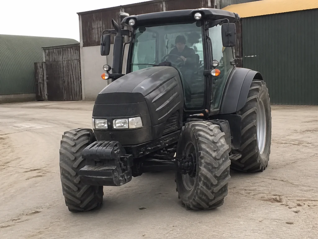 Can Newer 4WD Tractors Still Maneuver Well?